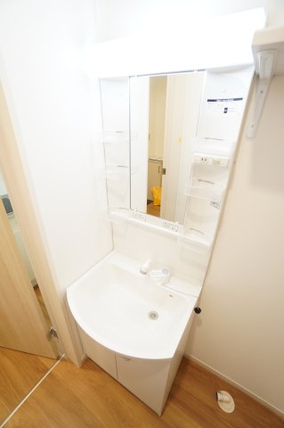 洗面設備　※同物件・同タイプの写真です。