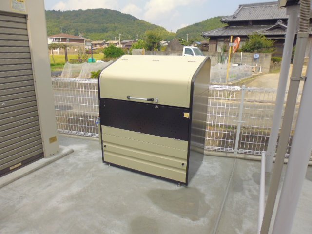 その他　敷地内専用ゴミステーション