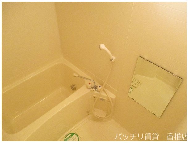バス・シャワールーム　別号室写真の為、現況を優先致します。