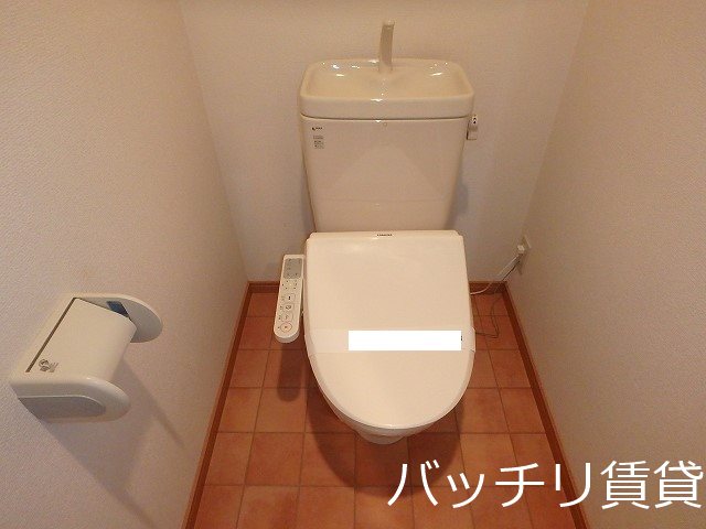 トイレ　別号室写真の為、現況を優先致します。
