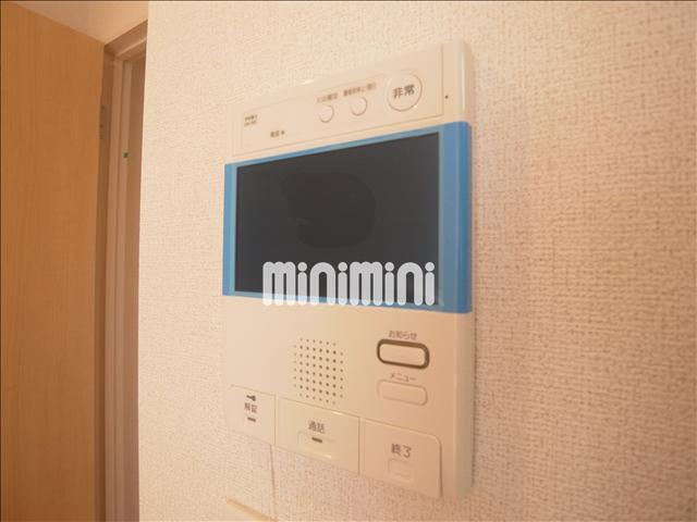 セキュリティ　モニター付きインターホン。オートロック付き。