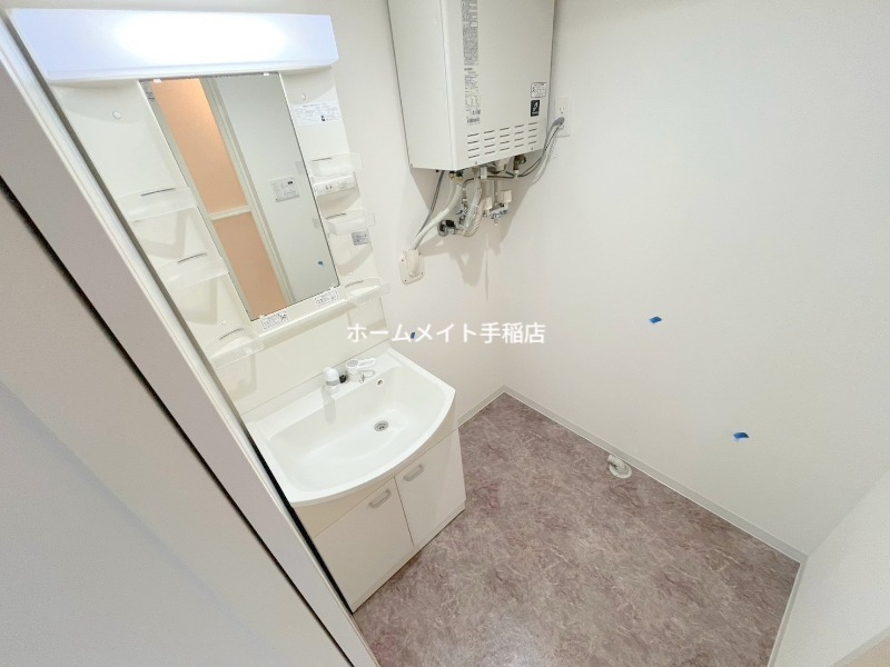 洗面設備　洗髪洗面化粧台付きでございます！