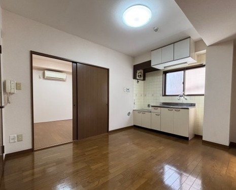 居室・リビング　オールフローリングな室内です！