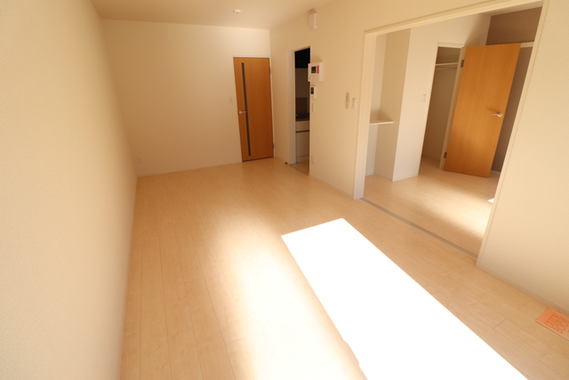 居室・リビング　広々リビング＆エアコン＆照明付