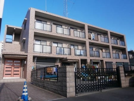 青梅市千ヶ瀬町のマンションの建物外観