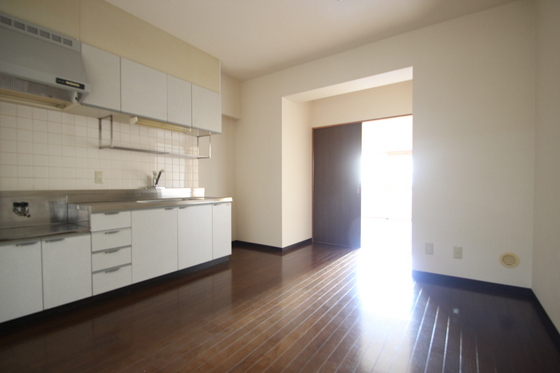 居室・リビング　※別号室の写真です