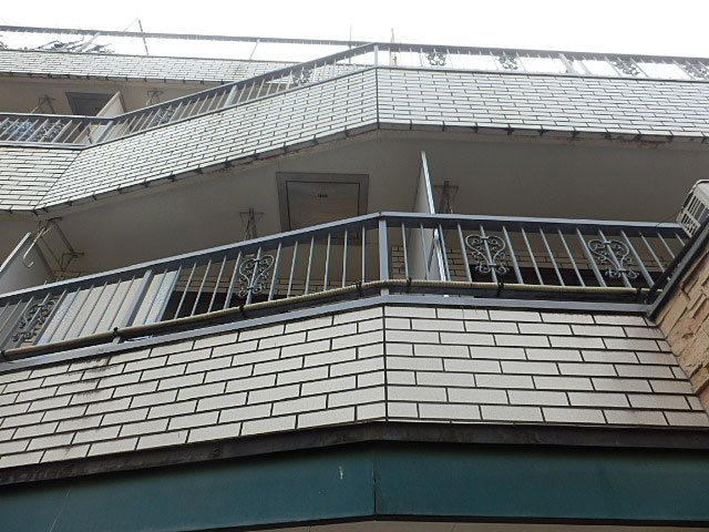 新宿区河田町のマンションの建物外観
