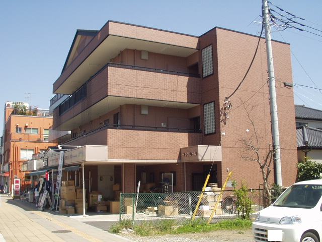 蓮田市末広のマンションの建物外観