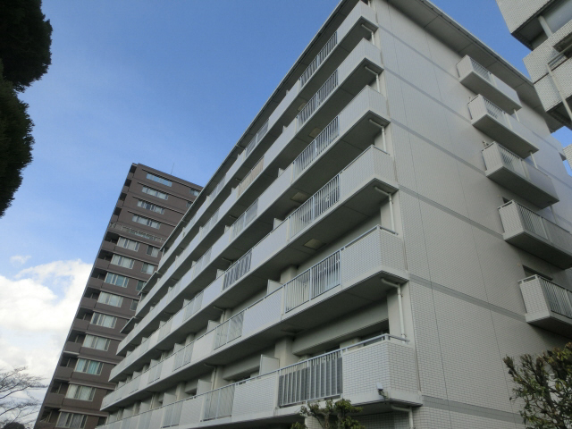 姫路市南新在家のマンションの建物外観