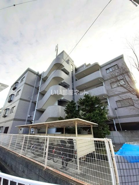 岸和田市土生町のマンションの建物外観