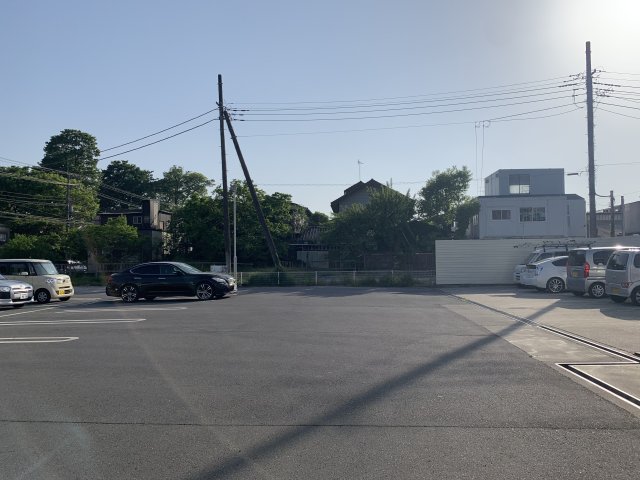 【ヴィラージュ市川大町の駐車場】