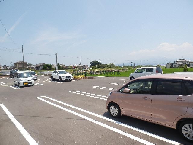 【諫早市高来町三部壱のアパートの駐車場】