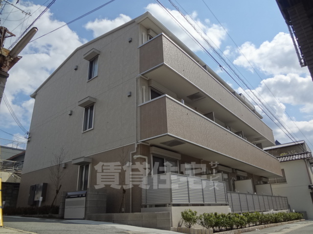 【京都市山科区安朱北屋敷町のアパートの建物外観】