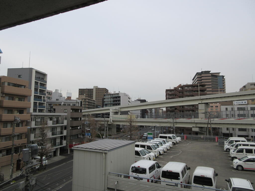 【横浜市南区高砂町のマンションの眺望】