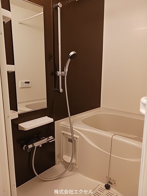 バス・シャワールーム　追い焚き完備です。