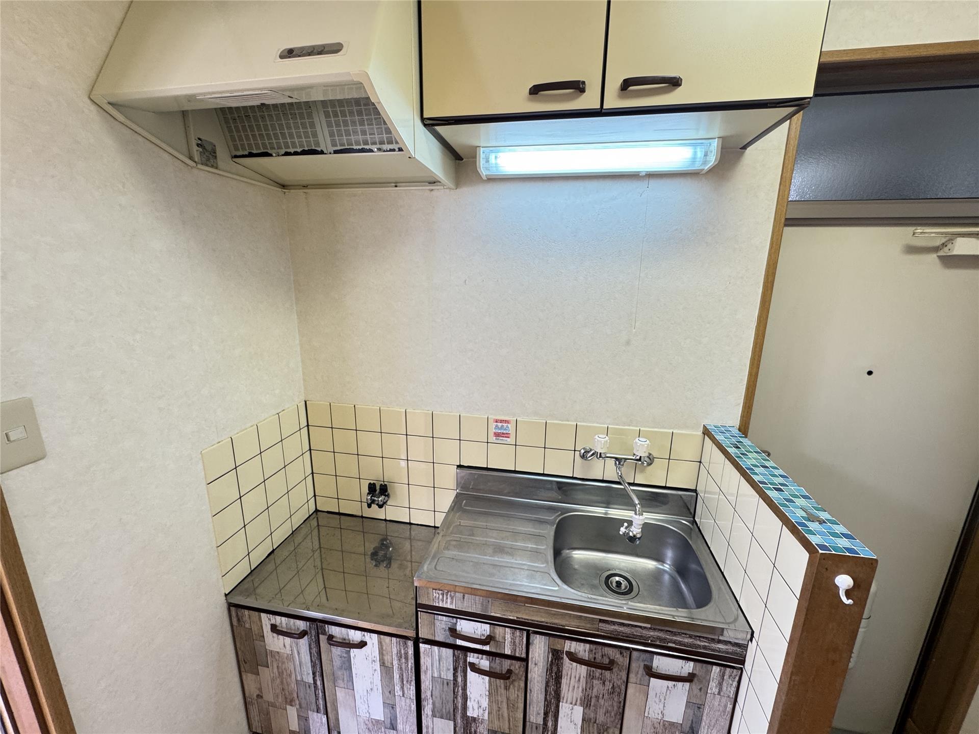 キッチン　収納スペースたっぷり♪二口コンロ設置可能です！