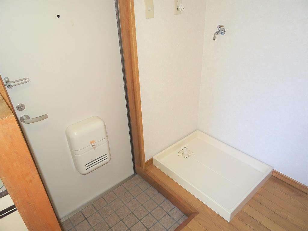 玄関　靴を置くスペースも取れます♪室内洗濯機置き場有！
