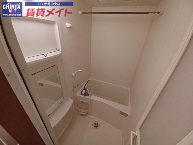 バス・シャワールーム　同物件別部屋写真