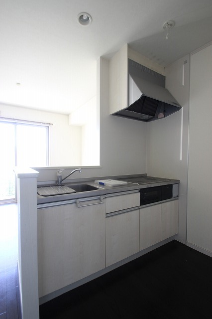 キッチン　同物件別室