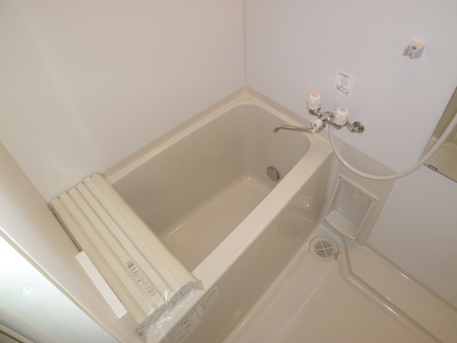 バス・シャワールーム　★お風呂は嬉しい追焚機能付きです♪★