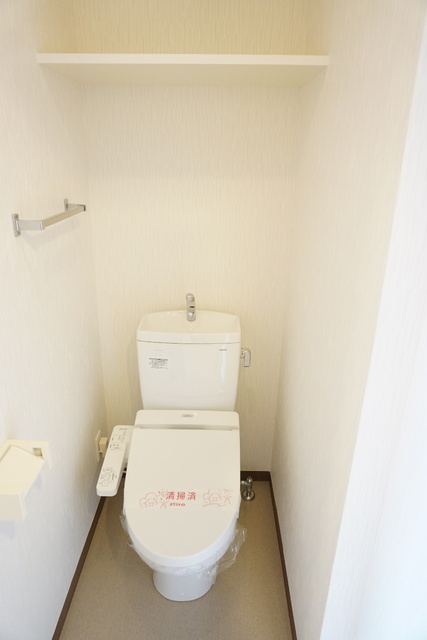 トイレ　★トイレは嬉しい洗浄機能付き便座です♪★