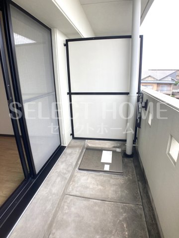 バルコニー　同型タイプ落ち着いた時間を過ごせるバルコニーです