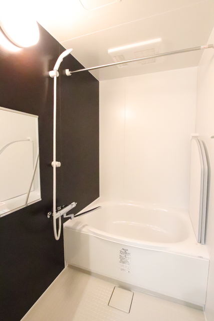 バス・シャワールーム　雨の日に嬉しい浴室乾燥機付き♪