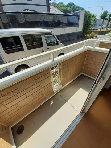 バルコニー　外からの目が気にならないバルコニーで洗濯物が干せます