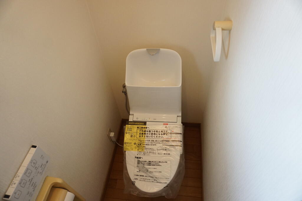 トイレ　2階のトイレは新品です☆