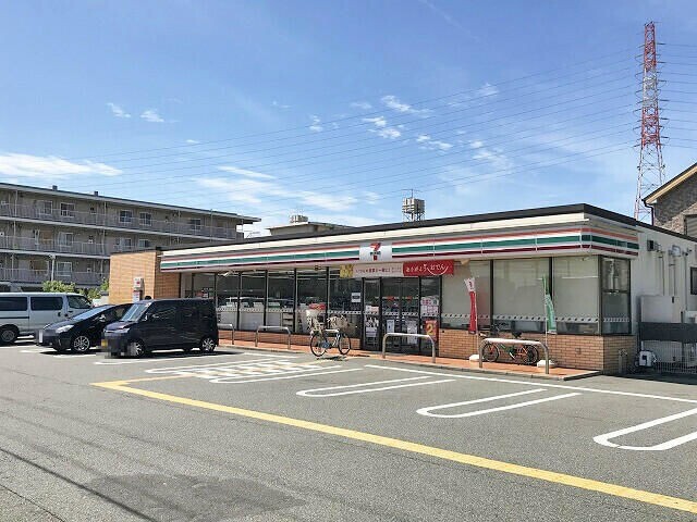 コンビニ　セブンイレブン尼崎武庫の里2丁目店（コンビニ）まで375m