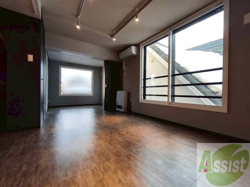 居室・リビング　広くてきれいなリビングです！快適に過ごせそうですね。