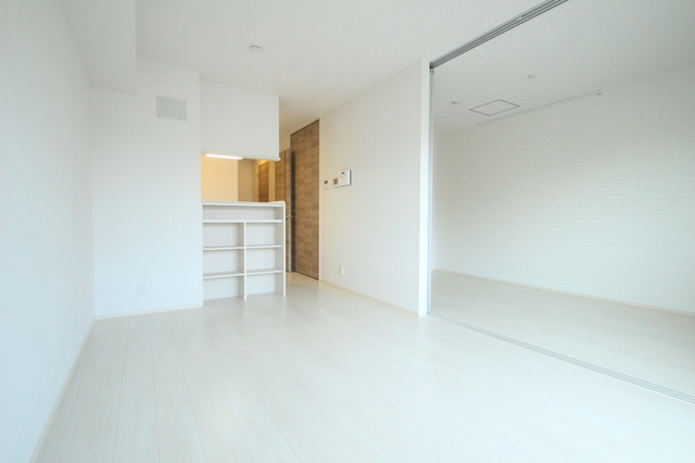 居室・リビング　コンティニュエ　３０２号室　ＬＤＫ