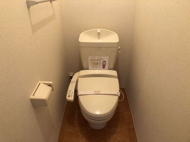 トイレ　温水洗浄暖房便座