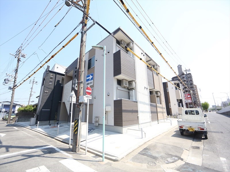 建物外観　外観　デザイナーズ　光インターネット無料