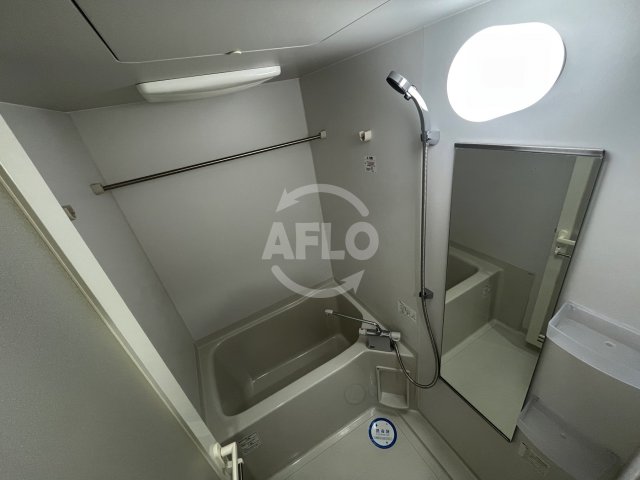 バス・シャワールーム　ルクレ新町レジデンス　浴室