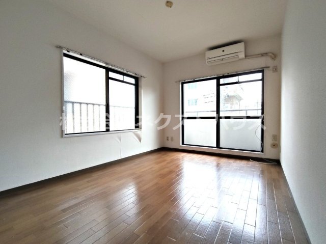 居室・リビング　別部屋参考写真です