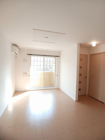 居室・リビング　使いやすい居間です