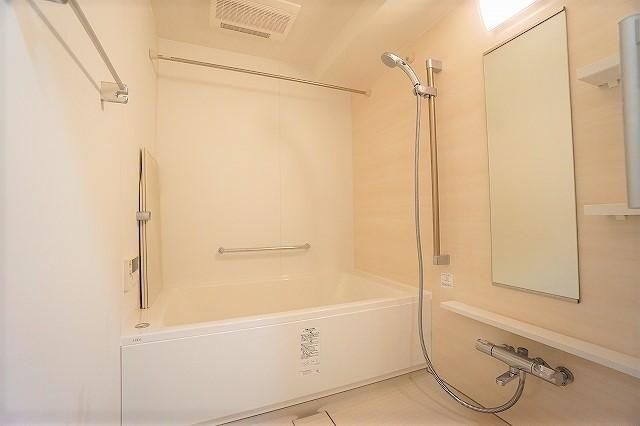 バス・シャワールーム　別部屋参照写真