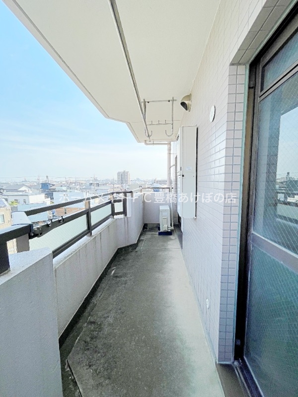 バルコニー　同型別部屋写真（反転）