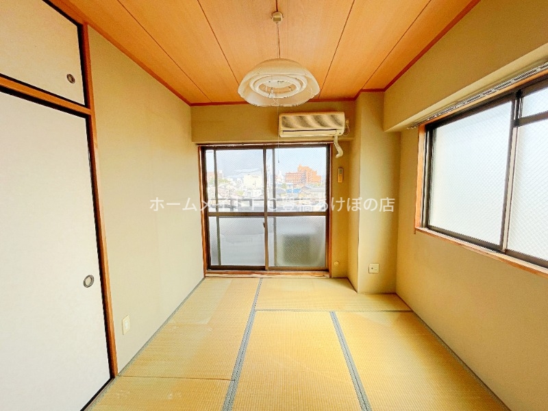 居室・リビング　同型別部屋写真（反転）