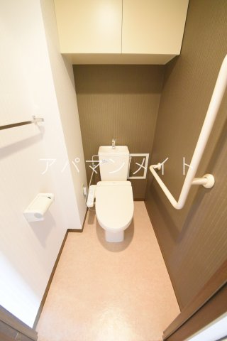 トイレ　ウォシュレット付き