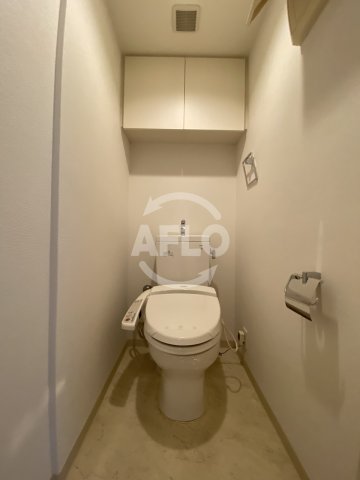 トイレ　グレンパーク梅田北　温水洗浄便座