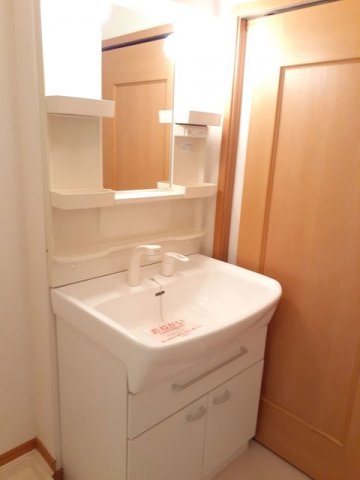 洗面設備　使いやすい洗面所です