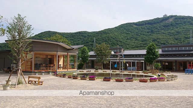 幼稚園・保育園　童浦こども園（幼稚園・保育園）まで912m