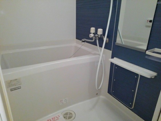 バス・シャワールーム　便利な追焚機能、浴室乾燥機付き