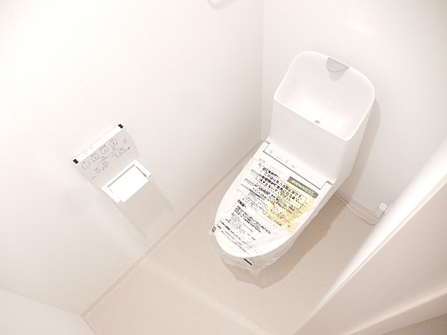 トイレ　同シリーズの画像参照