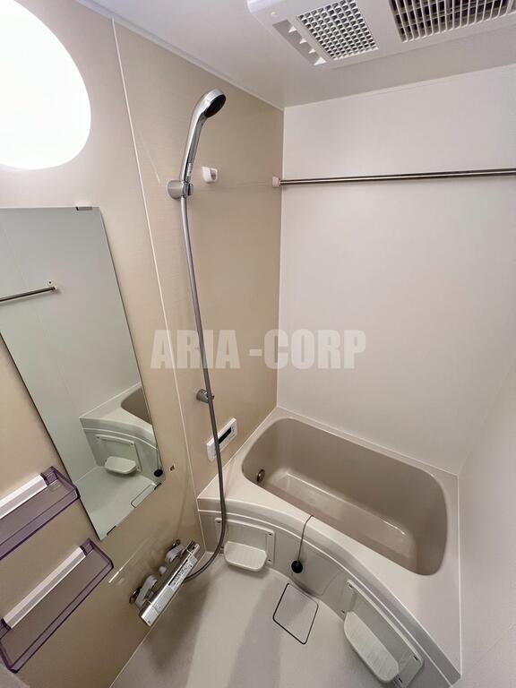 バス・シャワールーム　同仕様：追焚き・浴室乾燥機付♪お洒落なバスルームです◎