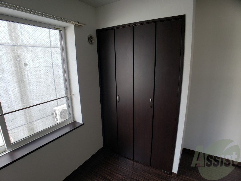 収納　寝室の収納です。部屋がすっきり片付きます。