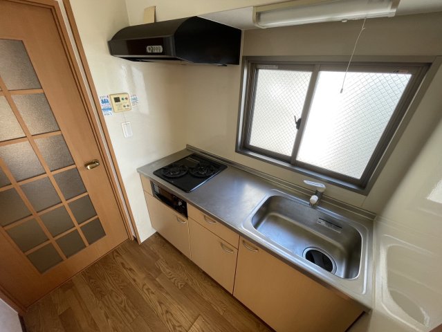 キッチン　同物件別部屋写真