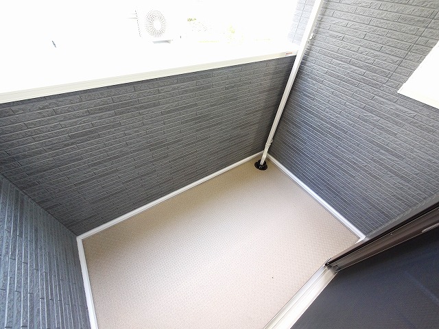 バルコニー　開放的で明るい空間を演出してくれるバルコニーです